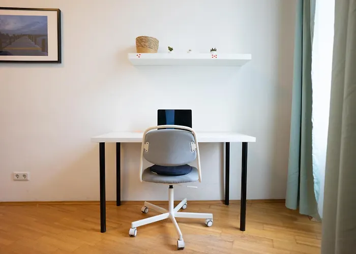 Modern 3 Bedroom In Center Appartement *
